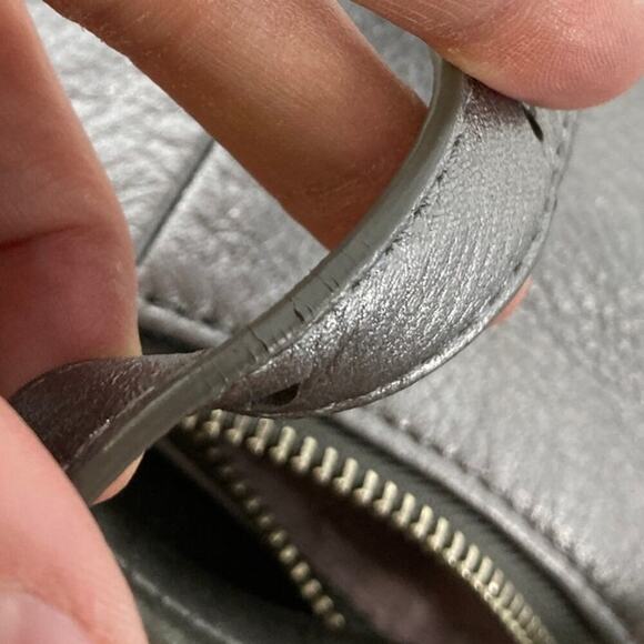 COACH 19303 MEDIUM SILVER METALIC LEATHER CROSSBODY BAG - Picture 16 of 16